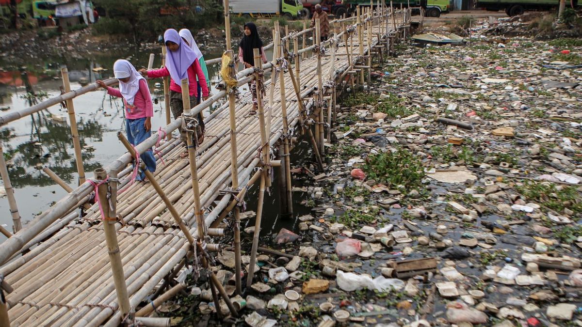 Piles Of Waste Back Seen In Kali Dadap Tangerang, Regency Government Said It Was A Routine View