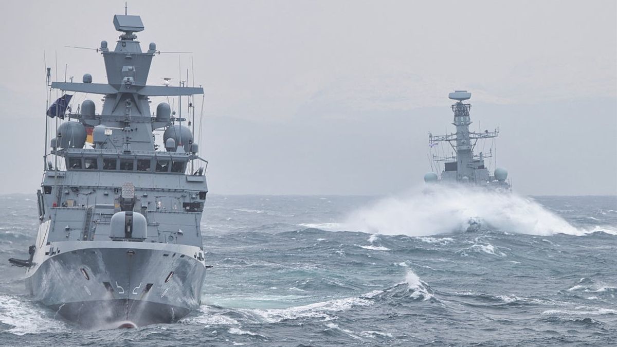 Taiwan: China Jalankan Operasi Militer Terjunkan Kapal Perang ke Laut Cina Selatan