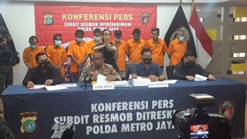 Police Arrest 8 Thieves Chairs To Iron Transjakarta