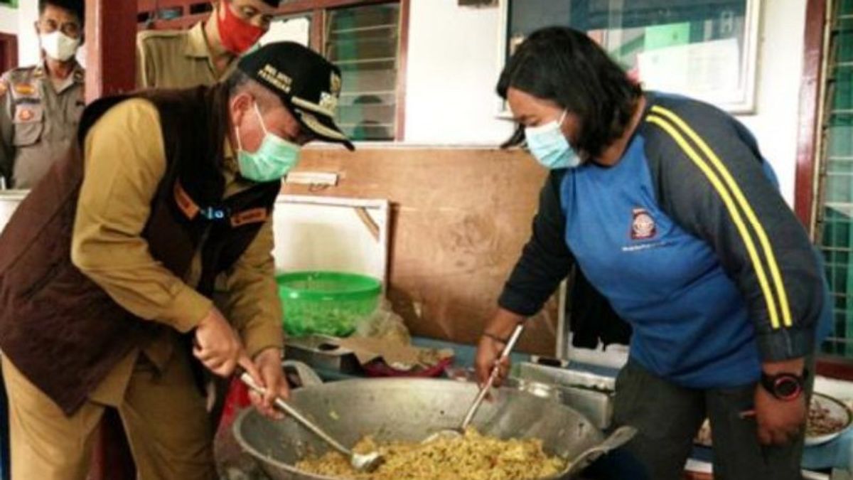 パスルアン政府は、洪水の影響を受けた住民のためのスープキッチンを開きます