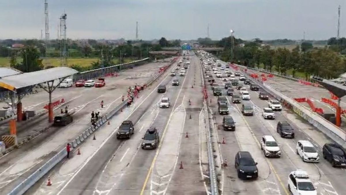 ジャカルタ方面のチパリ有料道路で逆流が適用される