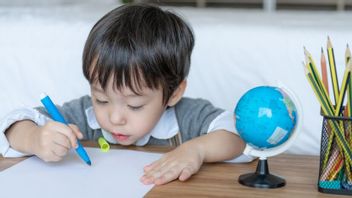 幼稚園児のための言葉を書くことを学ぶための7つのヒント