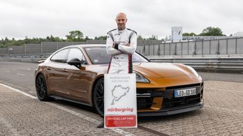 Jajaran Atas Panamera Terbaru Bukukan Rekor di Sirkuit Nurburgring 