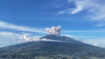  Gunung Marapi Sumbar Erupsi 2 Kali Hari Ini, Kolom Abu ke Utara