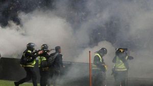 Penyebab Polisi Lontarkan Gas Air Mata di Tragedi Kanjuruhan Harus Jadi Fokus Utama