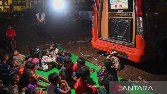 Especially For Refugees From Lewotobi Eruption For Children, Kemkomdigi Provides Entertainment