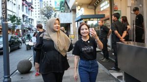 Jelang Tutup Perjalanan <i>Danur: The Last Chapter</i>, Risa Saraswati Napak Tilas di Bandung