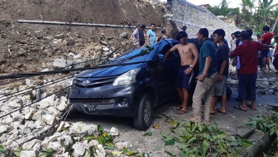 Tanah Longsor di Simalungun Timpa Mobil, 3 Orang Tewas