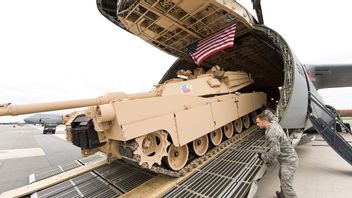 ウクライナとロシアの危機の中でポーランドのための250 M1A1エイブラムス戦車を祝福、米国国防相:最も近代的なバージョン
