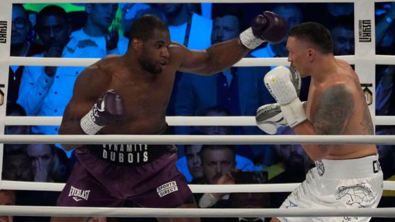 Robohkan Daniel Dubois TKO Ronde 9, Oleksandr Usyk Pertahankan Gelar Juara Dunia Kelas Berat Sejati