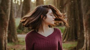 Solusi Frizzy Hair untuk Jenis Rambut Keriting, Lurus, dan Bergelombang