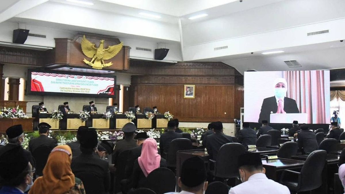 Affected By COVID-19 For The Second Time, East Java Governor Khofifah Continues To Work Virtually