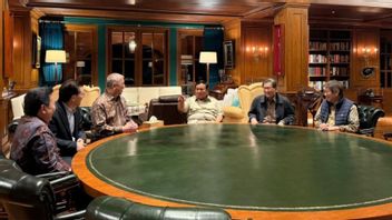 夜遅くまで起業家と会う、プラボウォは国家経済協力を奨励する