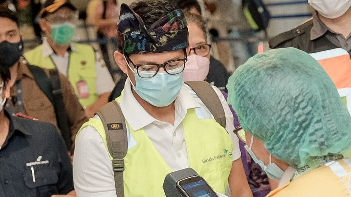 Sandiaga Uno Wants To Free COVID-19 Vaccines For Foreign Tourists In Bali, Already Gets Jokowi's Blessing
