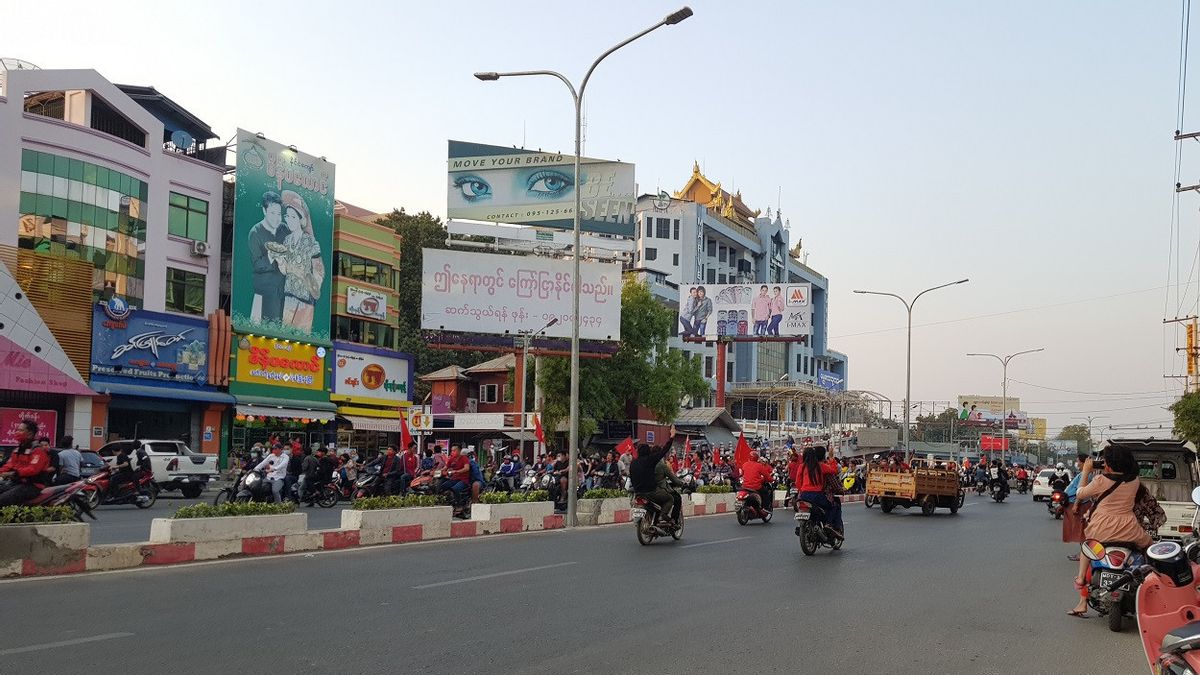 Rejecting Myanmar Coup, Tens Of Thousands Of Protesters Back To The Street