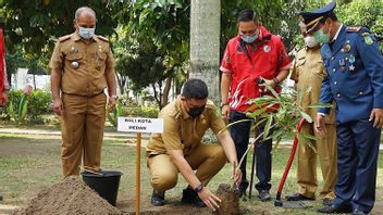 Forme De Gratitude Pour L’anniversaire Du Département Des Pompiers, Bobby Nasution A Planté 2000 Graines D’arbres