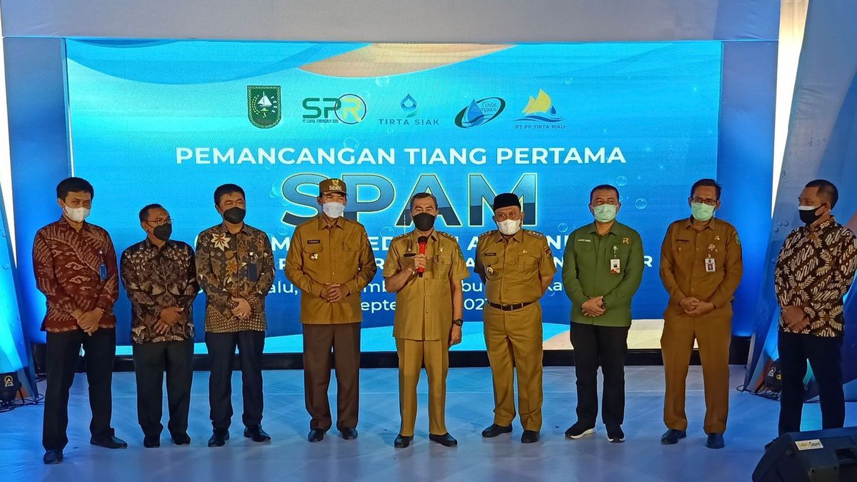 PTPP Conducts First Pole Pile Of SPAM Crossing Pekanbaru City And Kampar Regency