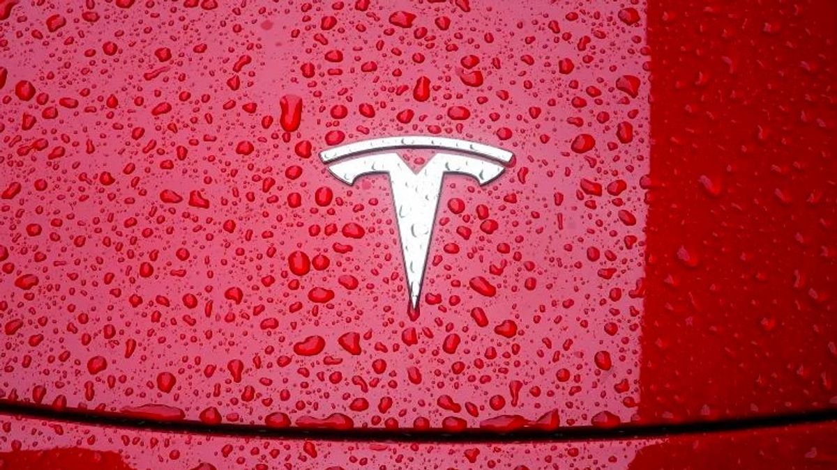 Otoritas Shanghai Membantu Tesla Kembali Membuka Pabrik Seusai "Lockdown"