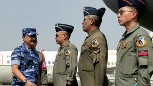 インドネシア空軍は、プラボウォ・ジブランの就任式でジャカルタでパトロール偵察機を準備