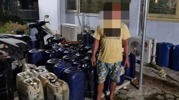 在龙目岛中部囤积495升柴油被警方拆除