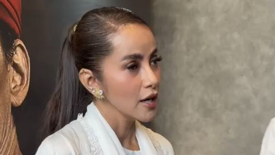 Filming in the Malaysian Pelosok Forest, Olla Ramlan Weeps and Admits She Was Afraid of Snakes