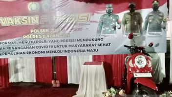 The COVID Vaccine Outlets In Balangan, South Kalimantan Are Crowded Because Of Attractive Prizes For One Motorcycle Unit