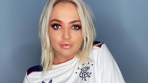 Bintang Porno Lana Wolf Bakal Beri Kejutan 'Nakal' Jika Glasgow Rangers Sabet Trofi ke-55