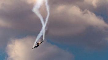 航空機がカルトラヌヌクンに墜落