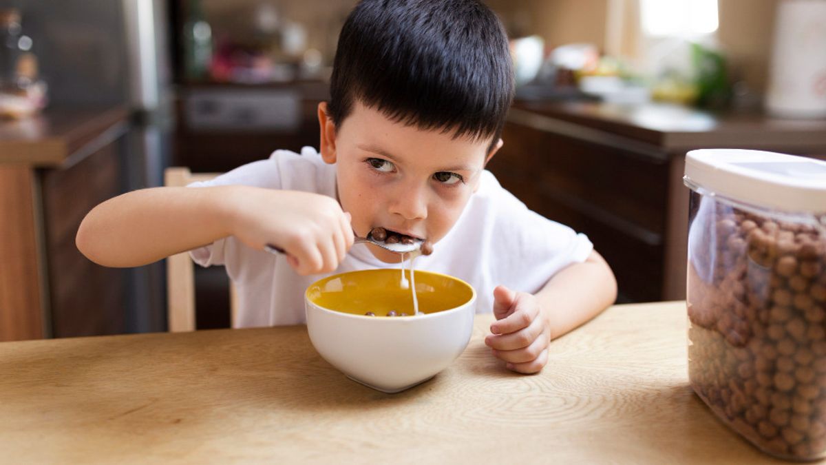 小孩子吃毛鸡肉毛鸡吗,知道它们对健康的益处和风险