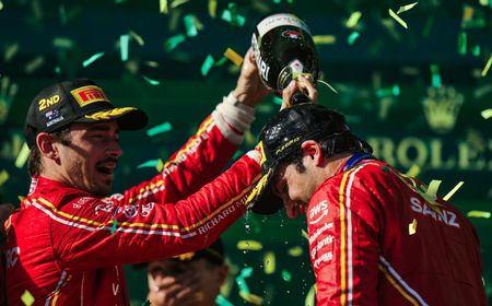 Ferrari Perkasa di GP Australia, 2 Pembalapnya Sainz dan Leclerc Naik Podium