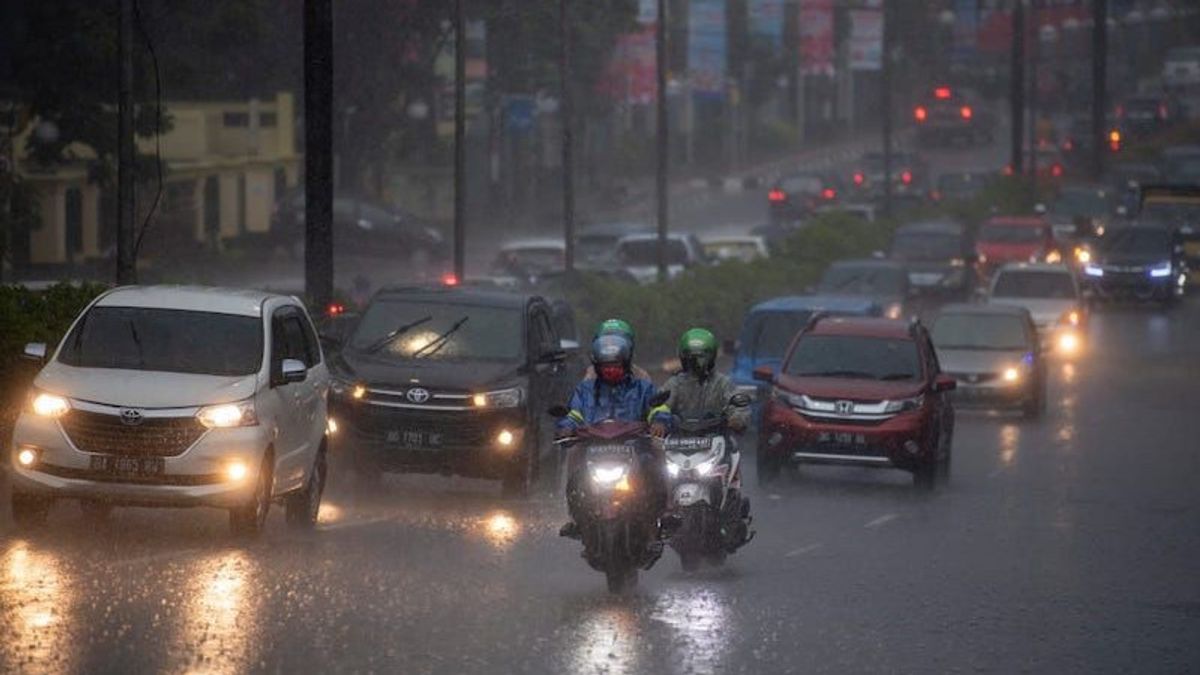 BMKG Ramalkan Jakarta Diguyur Hujan Sore Ini 
