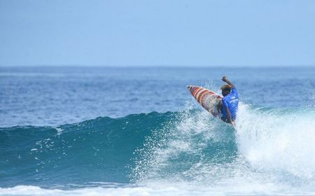 Kompetisi Surfing Internasional Digelar di Pantai Amban, Manokwari, Papua Barat