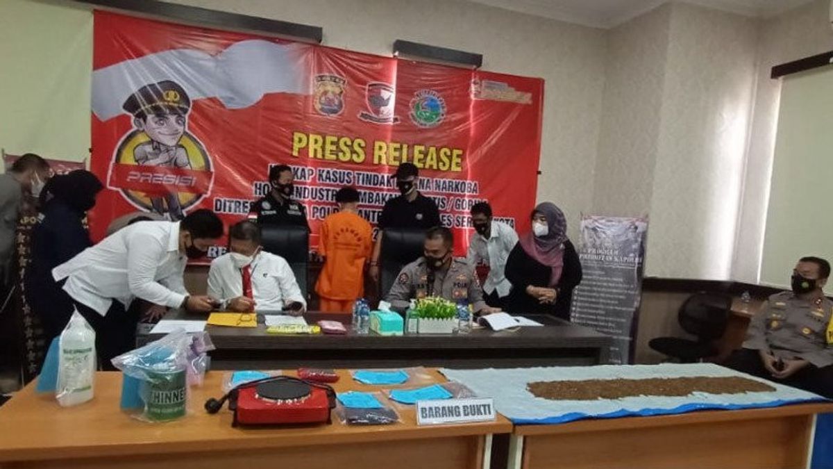 Banten Police Reveals Gorilla Tobacco Home-Industry