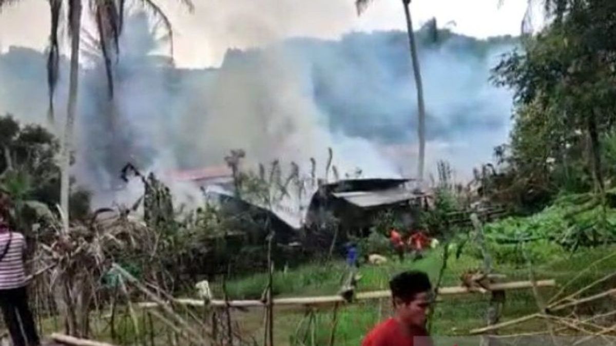 اشتباه في وجود ماس كهربائي في كهربائى، وحرق 15 منزلا لسكان في غايو لويس آتشيه، وعدم وقوع إصابات