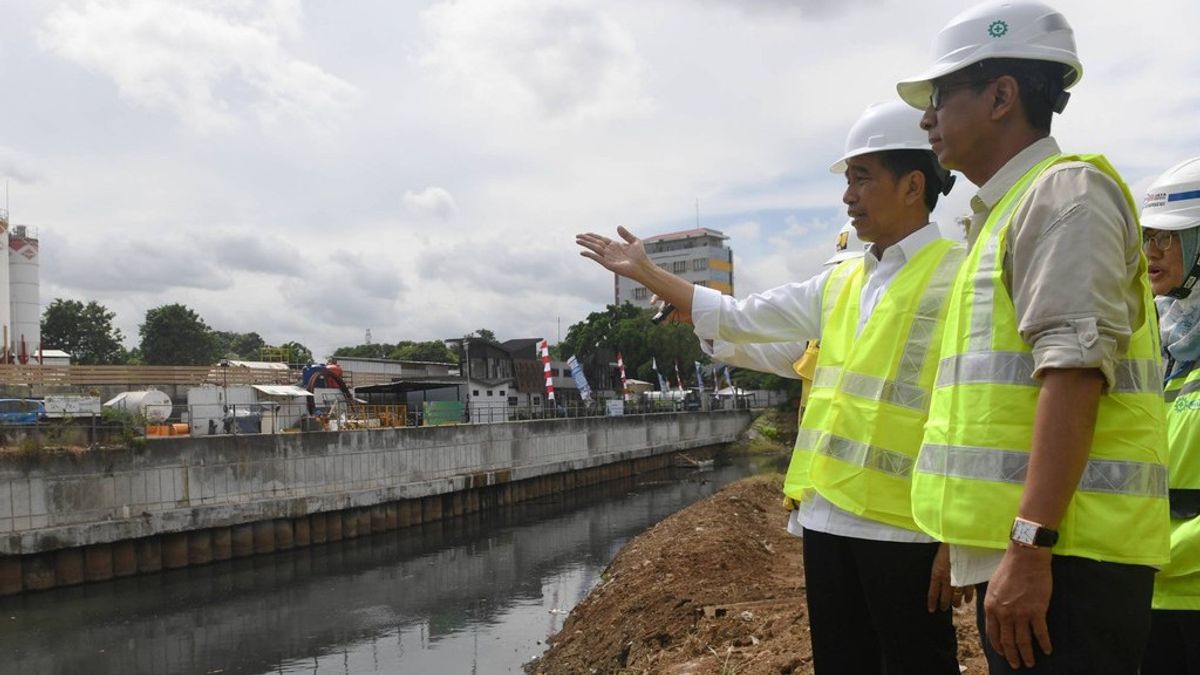 بعد أن أصبحت DKI اهتمام Jokowi ، تصرف 469 مليار روبية إندونيسية لتحرير 6.5 هكتار من الأراضي لتطبيع Ciliwung هذا العام