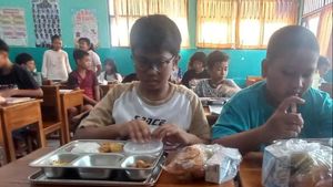 Paket MBG Berisi Makanan UPF, Awasi Dampaknya