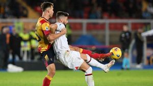 Lecce Pecat Pelatih D'Aversa Setelah Insiden Tandukkan Pemain Verona