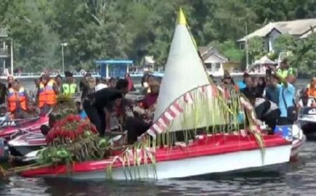 Tradisi Larung Sesaji Telaga Sarangan Magetan 2022 Digelar Tertutup