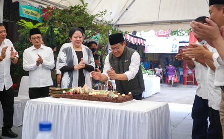 Dapat Kue Ulang Tahun dari Puan Maharani, Cak Imin: Semoga Doanya Terkabul, Minimal Saya Jadi Wapres