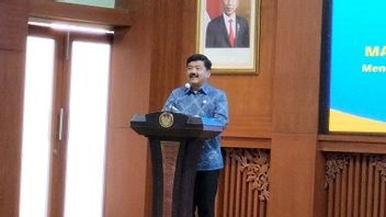 Menteri ATR/Kepala BPN Serahkan 1.055 Sertifikat Aset di Kalsel