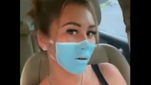 Bule Cantik Asal Rusia yang Melukis Masker di Wajah Diminta Satpol PP Bali Dideportasi