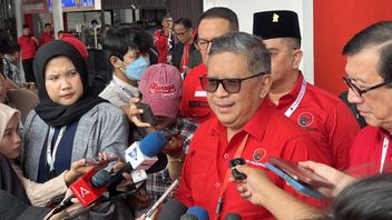 Ganjar Pranowo Bertolak ke Surabaya, Hasto Kristiyanto: Bertemu Orang Khusus dan Spesial