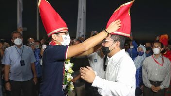 Sandiaga Uno And Atta Halilintar Were Entertained By Danny Pomanto Aboard The Phinisi Makassar