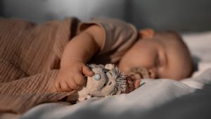 婴儿佩扬的头:可能的原因和预期
