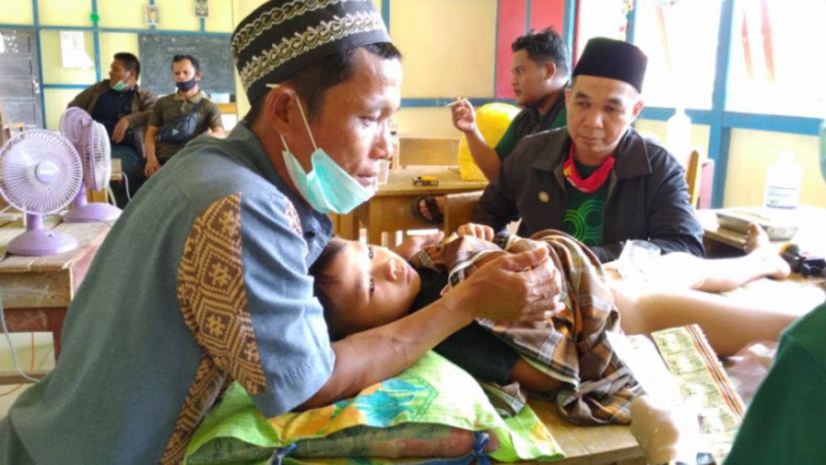 Baznas Sanggau Selenggarakan Bakti Sosial di Dusun Balai Nanga, Salah Satunya Sunat Gratis