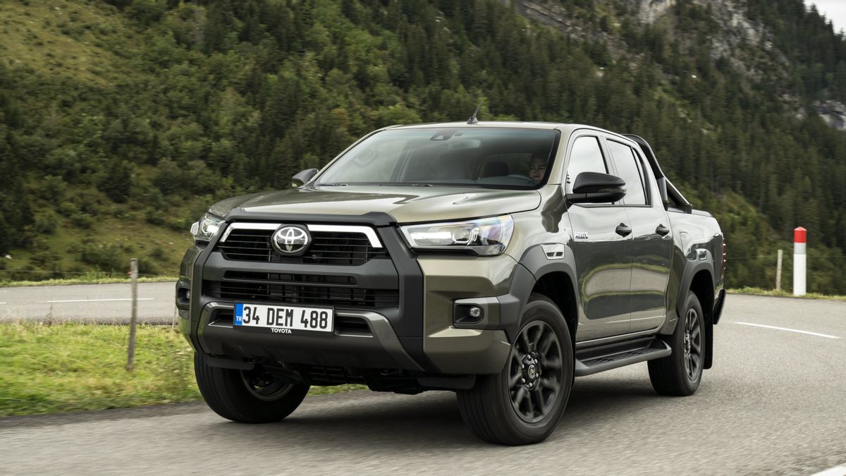 Want To Launch This Year, Toyota Make Sure The Latest Generation Hilux Carryes A Hybrid System