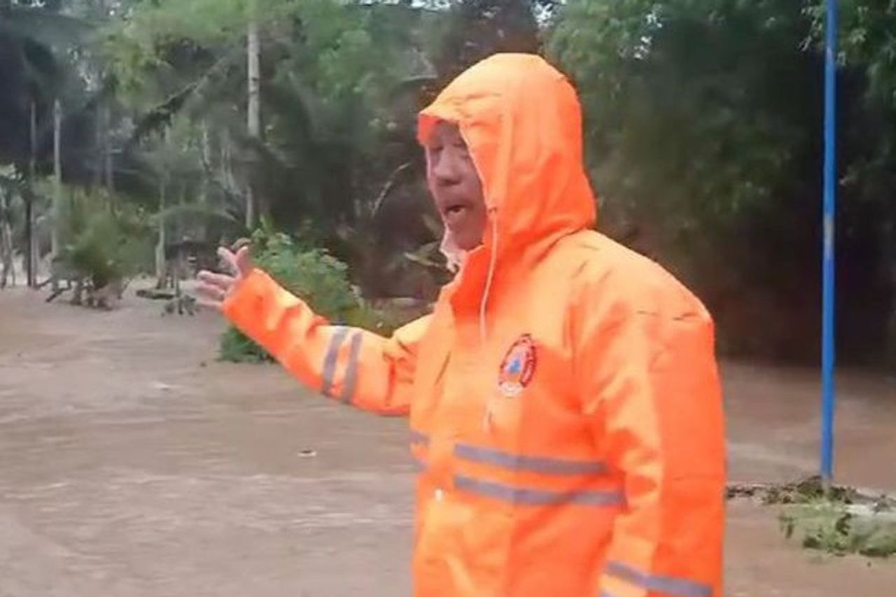 Heavy Rain Triggers Floods And Landslides In A Number Of Trenggalek Areas