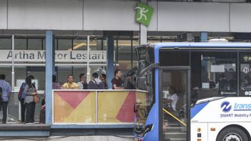 Pengguna Transjakarta yang Saldonya Terpotong Dua Kali Bisa <i>Refund</i>, Begini Caranya