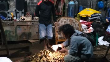 The Shock Of These 2 Fishermen While Diving In The Waters Of The Pier, Find Thousands Of Ammunitions Allegedly Remaining PD II