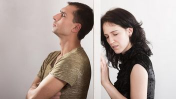9 Habits Of Couples That Make Relationships No Longer Warm